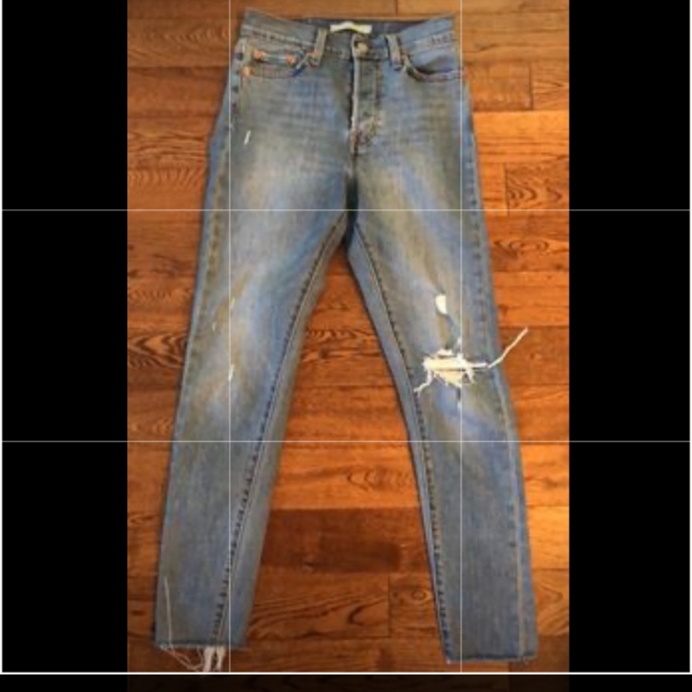 womens 26, Levi’s Wedgie skinny jeans. Distressed with frayed hems. Light wash - Picture 1 of 6